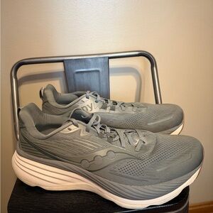 Saucony Hurricane 24 Men 12.5 Willow Bough Running Shoes